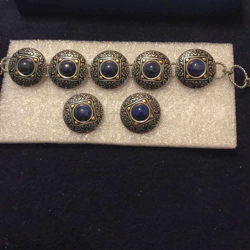 Blue Howlite bracelet &pierced earrings